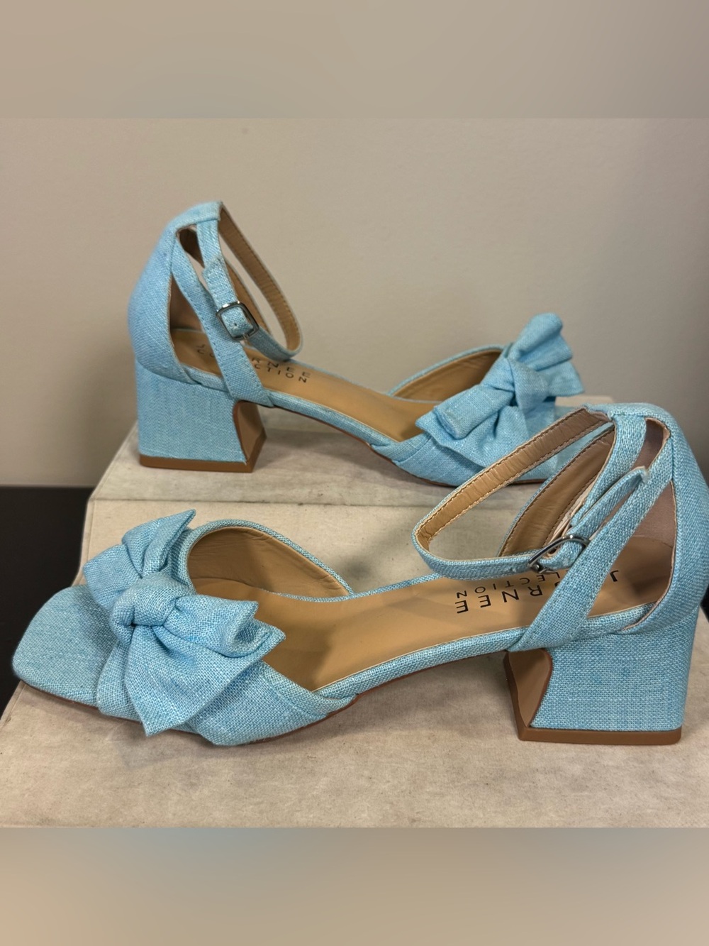 Journee Collection Light Blue Bow Block Heel Sandals, size 8.5, NWOT
